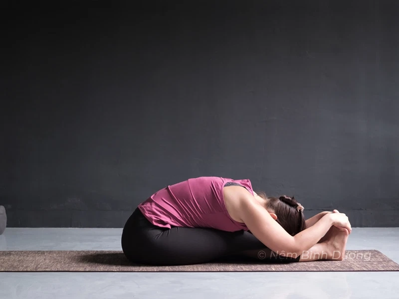 Yoga giúp giảm căng thẳng và lo âu Yoga giúp giảm căng thẳng và lo âu