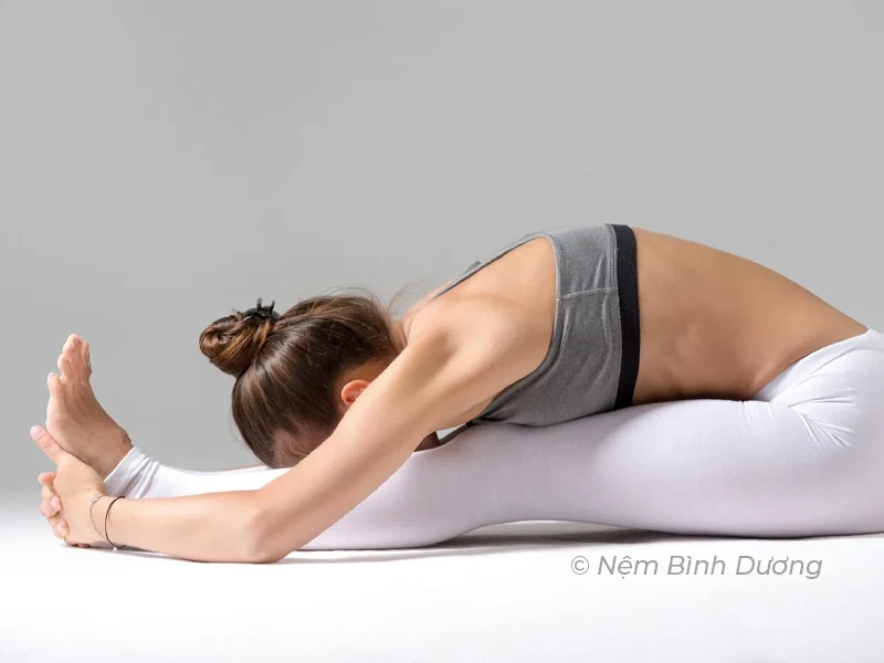 Tư thế Paschimottanasana trong Yoga